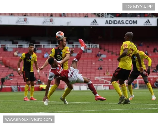 南特主力射手西芒转会巴黎FC，升班马锋线实力获显著补强